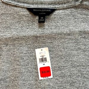 Banana Republic heather grey long sleeve shirt